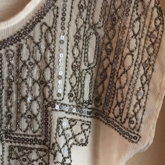 Bead pattern flowy top - Picture 4 of 8